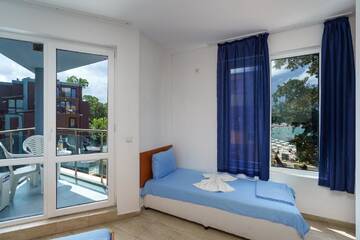 Фото номера Двухместный номер с 2 отдельными кроватями Отель HOTEL PARK 2 г. Китен 8