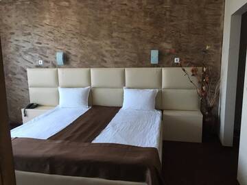 Фото номера Люкс с 1 спальней, балконом и видом на море Отель Hotel Kamenec г. Китен 4