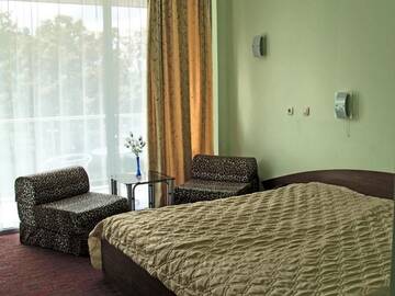 Фото номера Двухместный номер с 1 кроватью и балконом Отель Hotel Kamenec г. Китен 8
