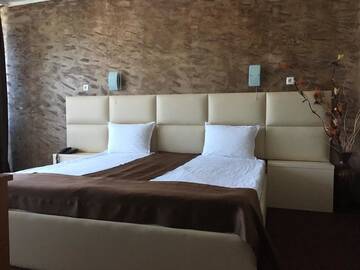 Фото номера Люкс с 1 спальней, балконом и видом на море Отель Hotel Kamenec г. Китен 2