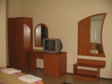 Фото номера Семейный люкс (для 4 взрослых и 1 ребенка) Отель Sunny Paradise Family Hotel г. Китен 2