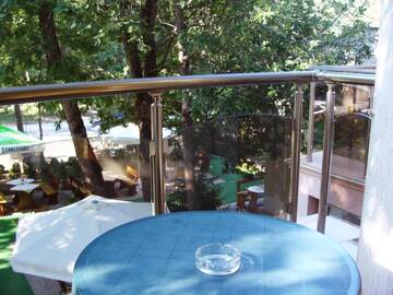 Фото номера Трехместный номер Отель Sunny Paradise Family Hotel г. Китен 13