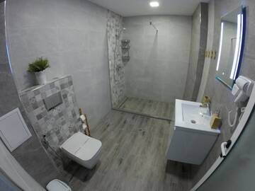Фото номера Люкс с балконом Отель Hotel Lotos г. Китен 5