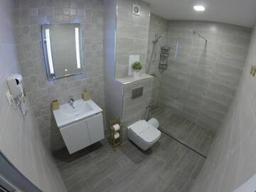 Фото номера Люкс с балконом Отель Hotel Lotos г. Китен 12