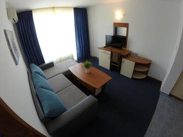 Фото номера Люкс с балконом Отель Hotel Lotos г. Китен 14