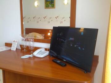 Фото номера Double or Twin Room (2 Adults + 1 Child under 7 years old)) Отель Hotel Onyx г. Китен 22